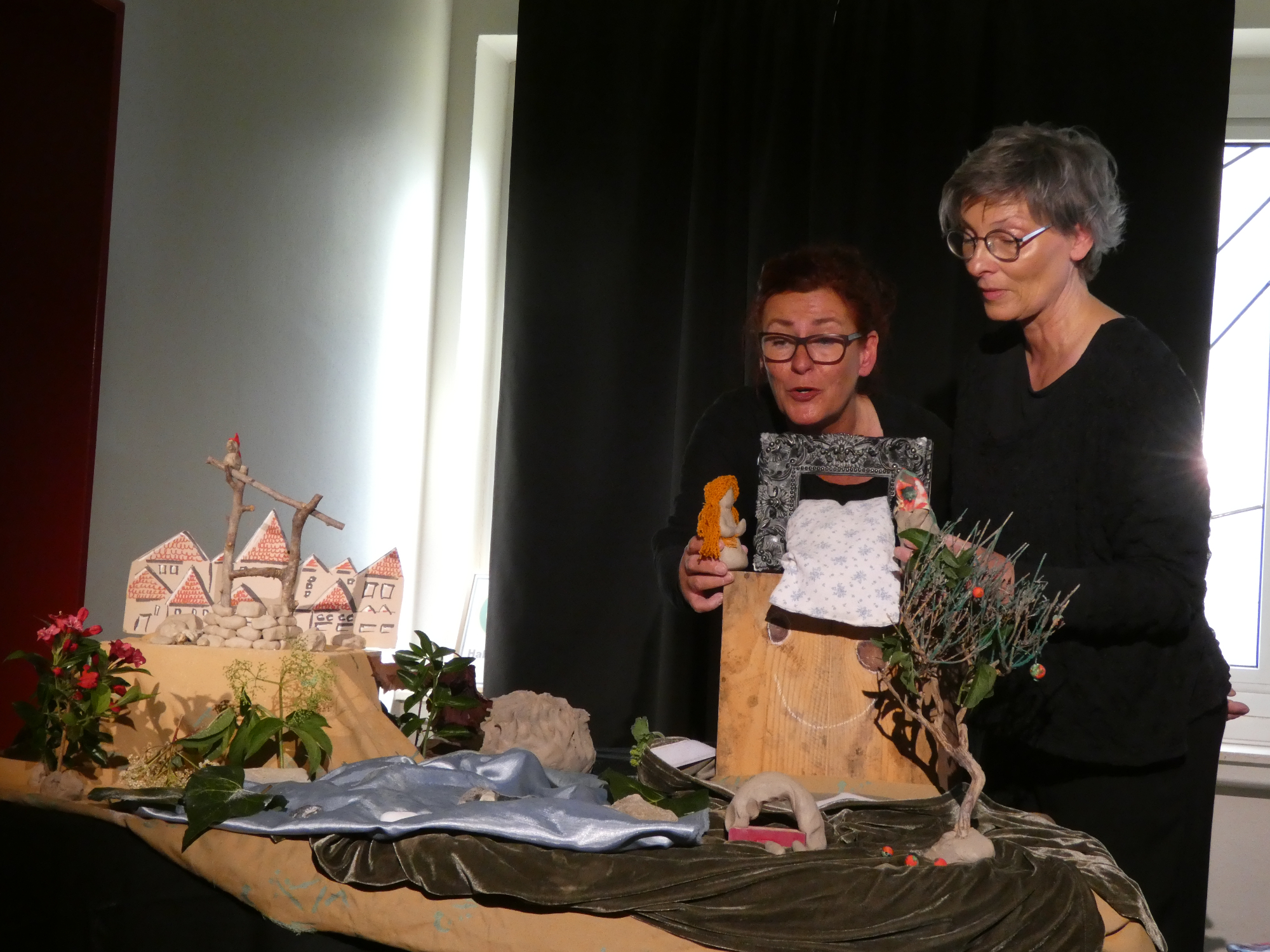 Frau Holle zu Besuch bei uns | St. Christophorus
